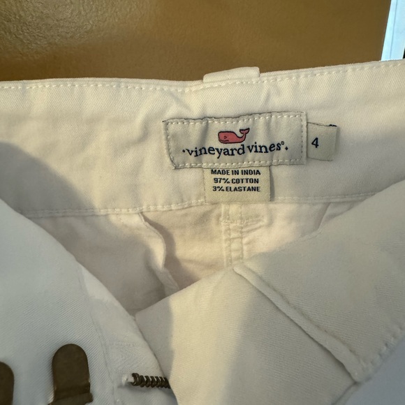 Vineyard Vines white Shorts Size - 4 - Picture 3 of 5